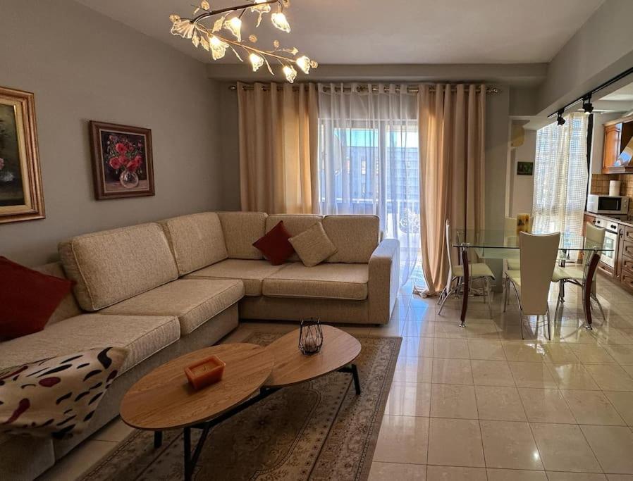 Apartment Skanderbeg Square Center Tirana